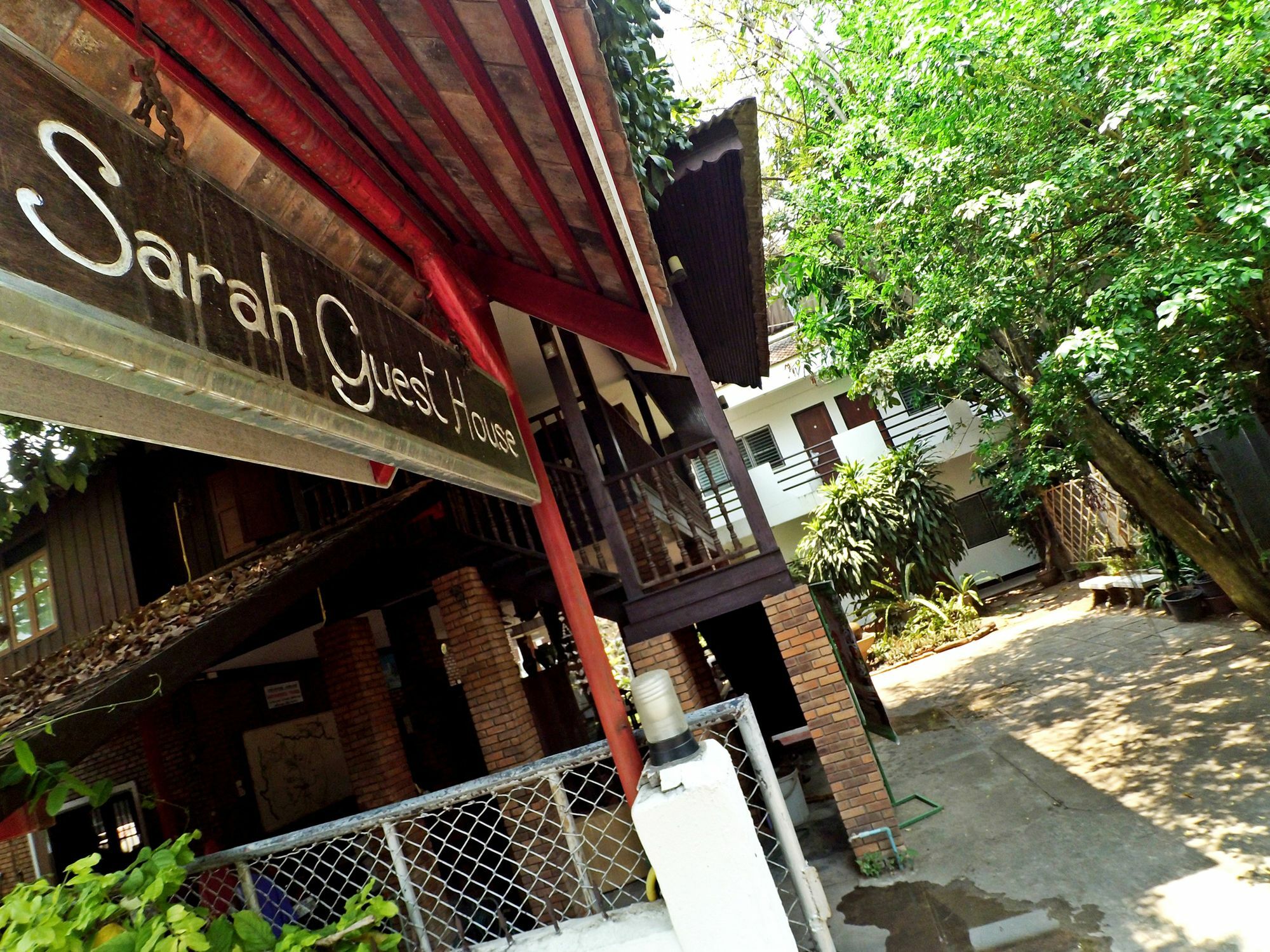 Sarah Guest House Chiang Mai Esterno foto