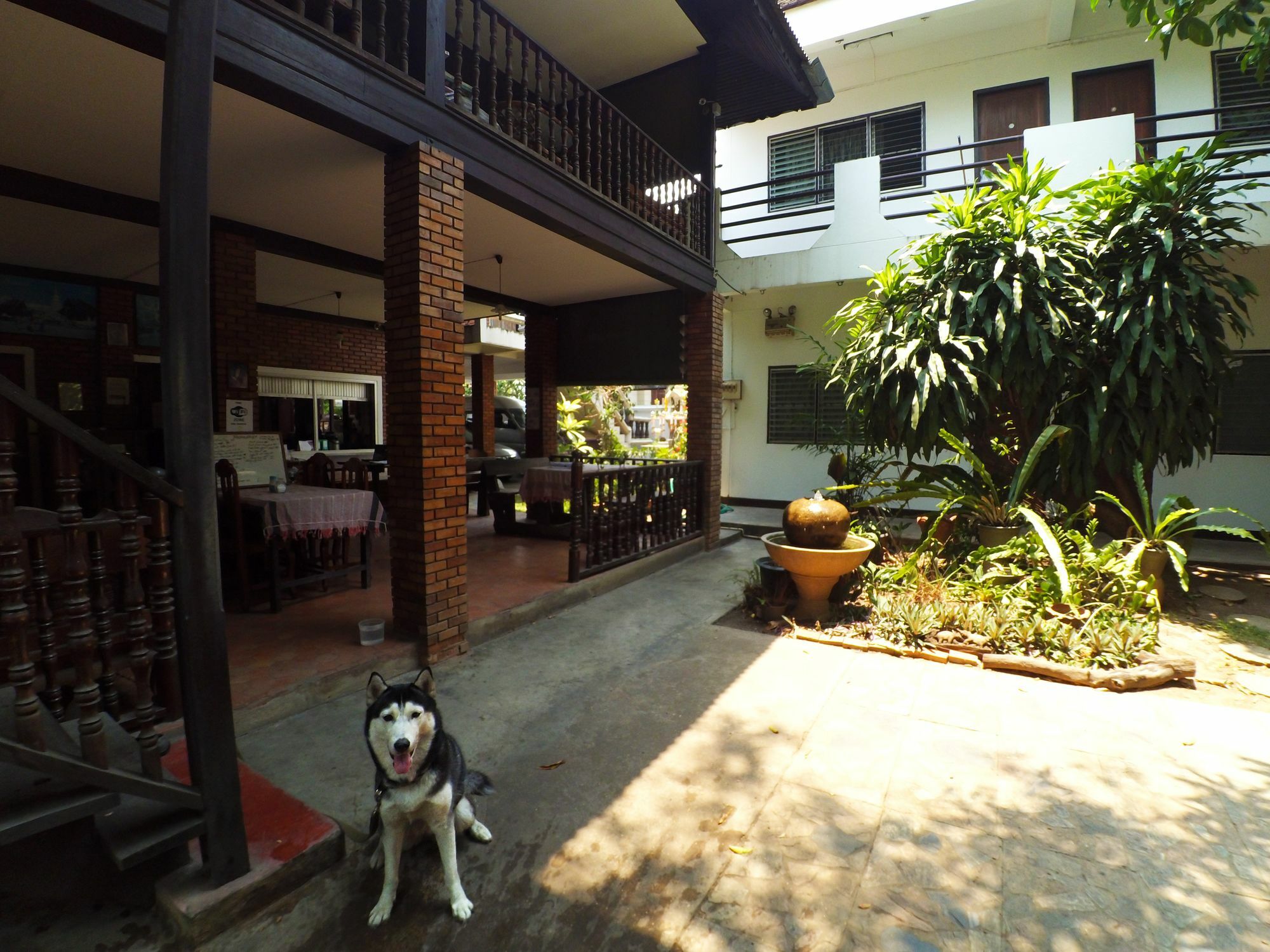 Sarah Guest House Chiang Mai Esterno foto